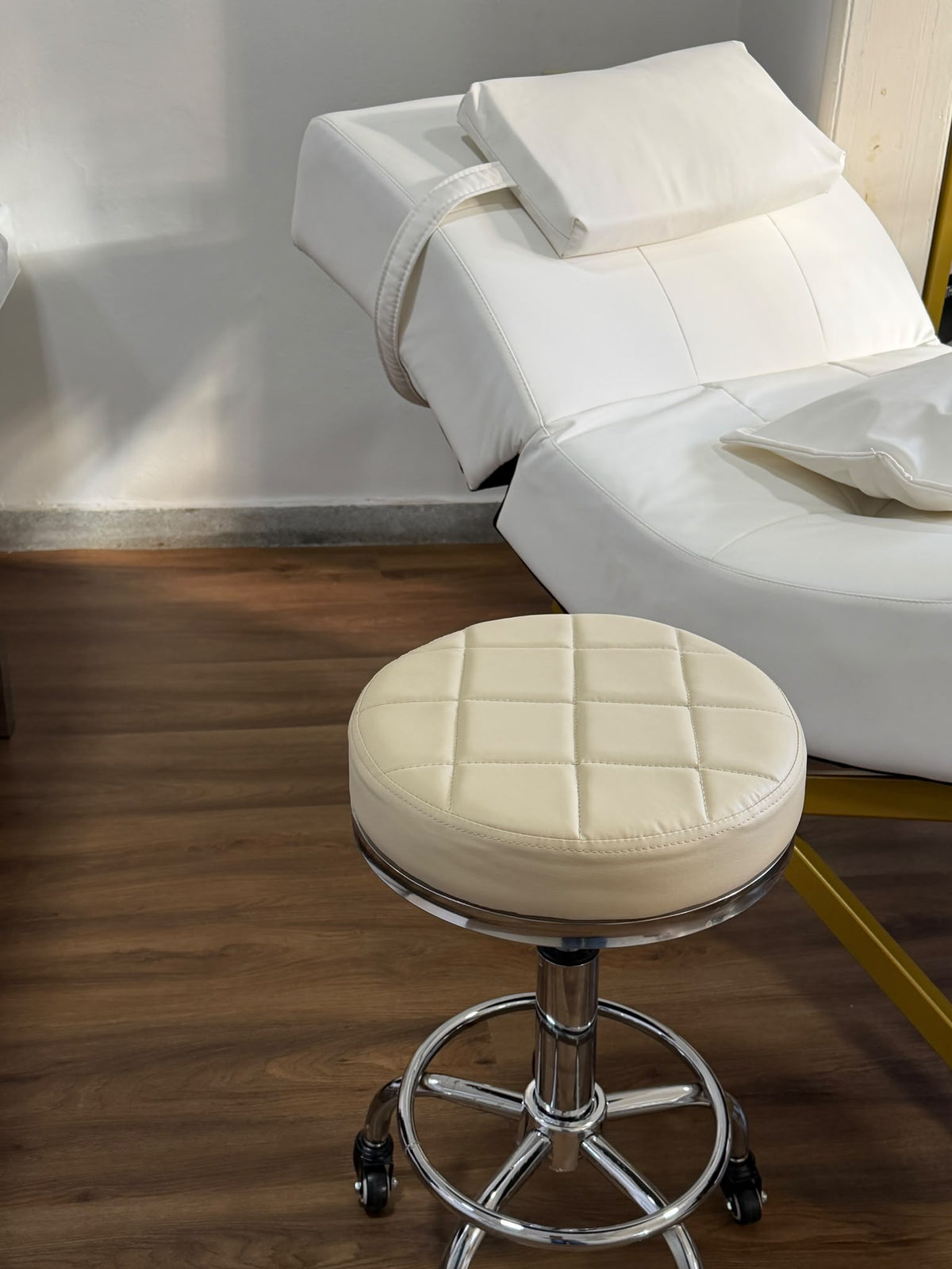 Banqueta Silla sin respaldo con ruedas BEIGE